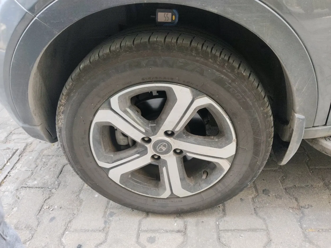 2023 Tata NEXON XZ Plus LUX, Petrol, Manual, 29,265 km, tyre