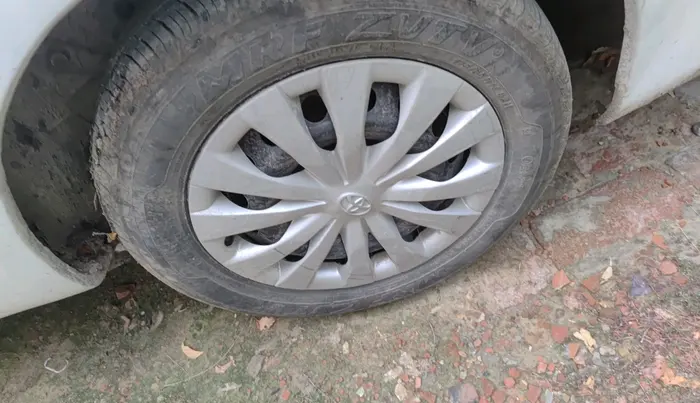 2016 Toyota Etios G, CNG, Manual, 1,41,870 km, tyre