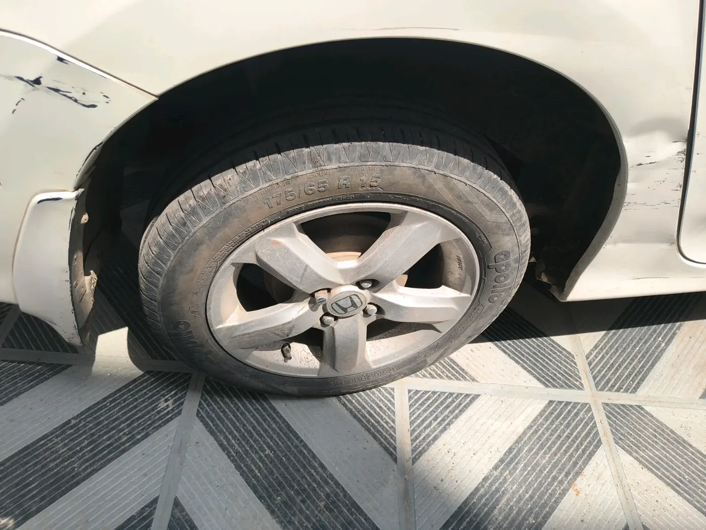 2011 Honda City 1.5L I-VTEC V AT, CNG, Automatic, 92,187 km, tyre