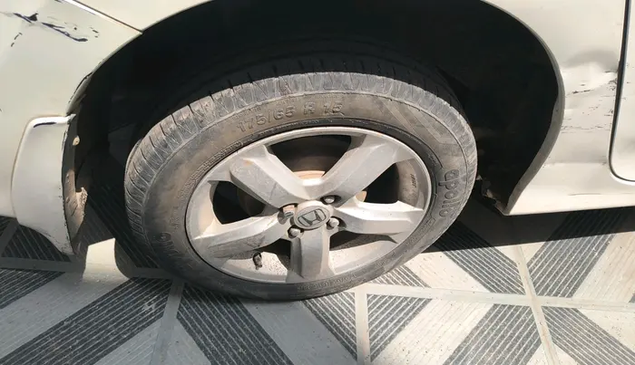 2011 Honda City 1.5L I-VTEC V AT, CNG, Automatic, 92,187 km, tyre