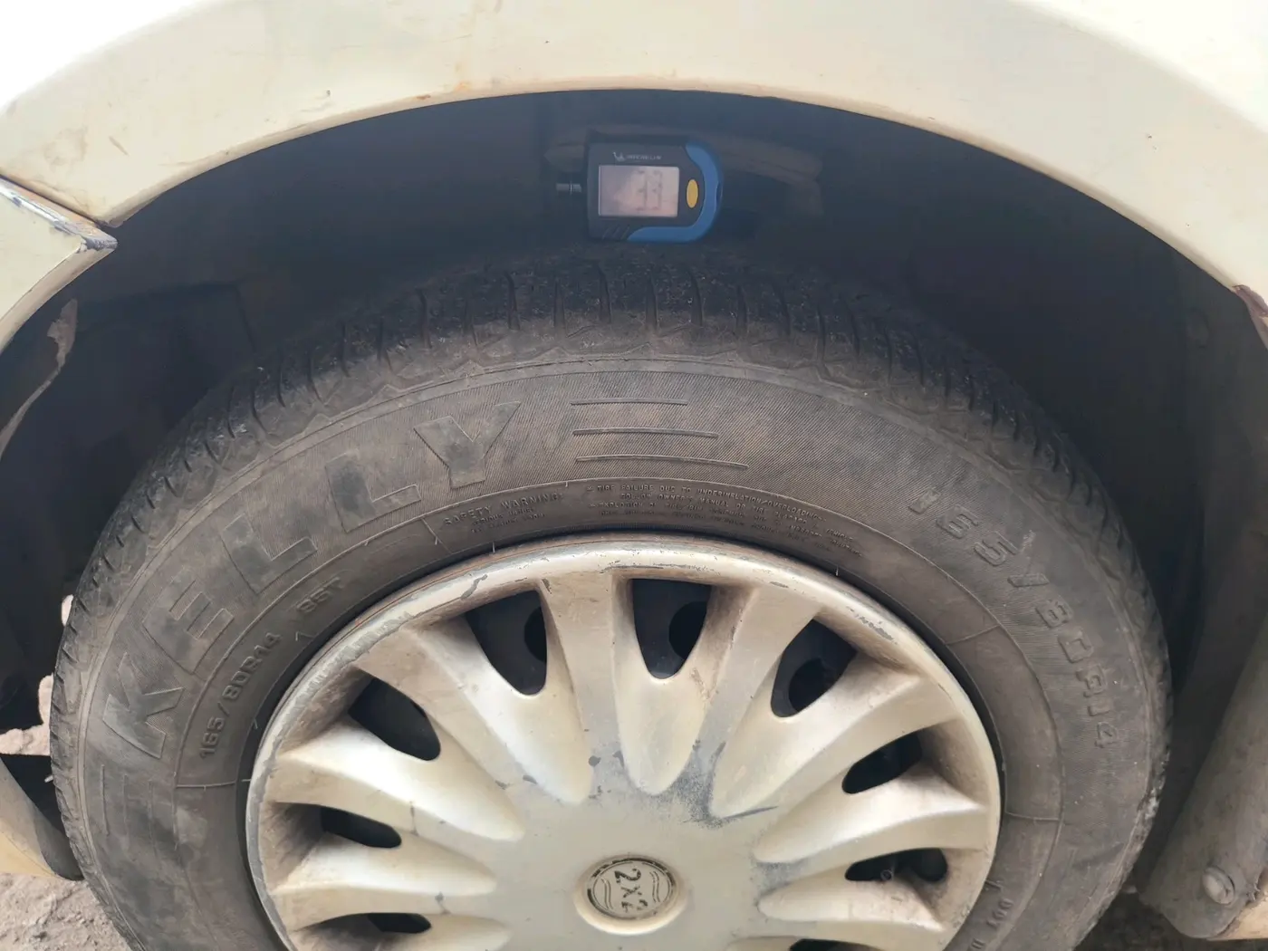 2011 Maruti Swift VDI, Diesel, Manual, 1,25,592 km, tyre