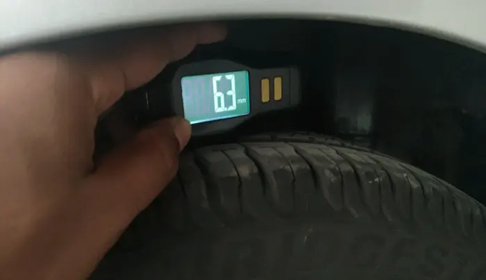 2018 Hyundai Eon ERA +, Petrol, Manual, 70,851 km, tyre