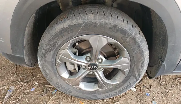 2020 KIA SELTOS HTK PLUS AT 1.5 DIESEL, Diesel, Automatic, 1,07,863 km, tyre