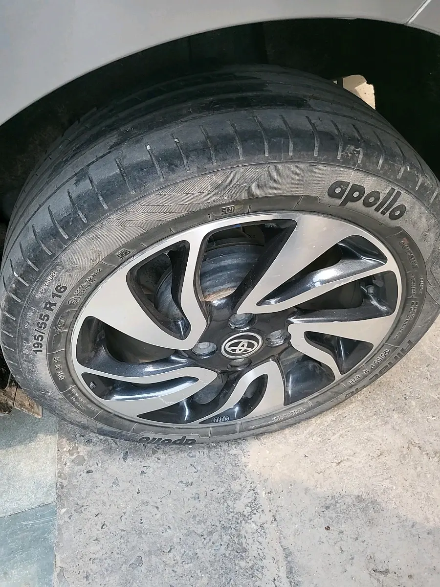 2020 Toyota Glanza G, Petrol, Manual, 57,882 km, tyre