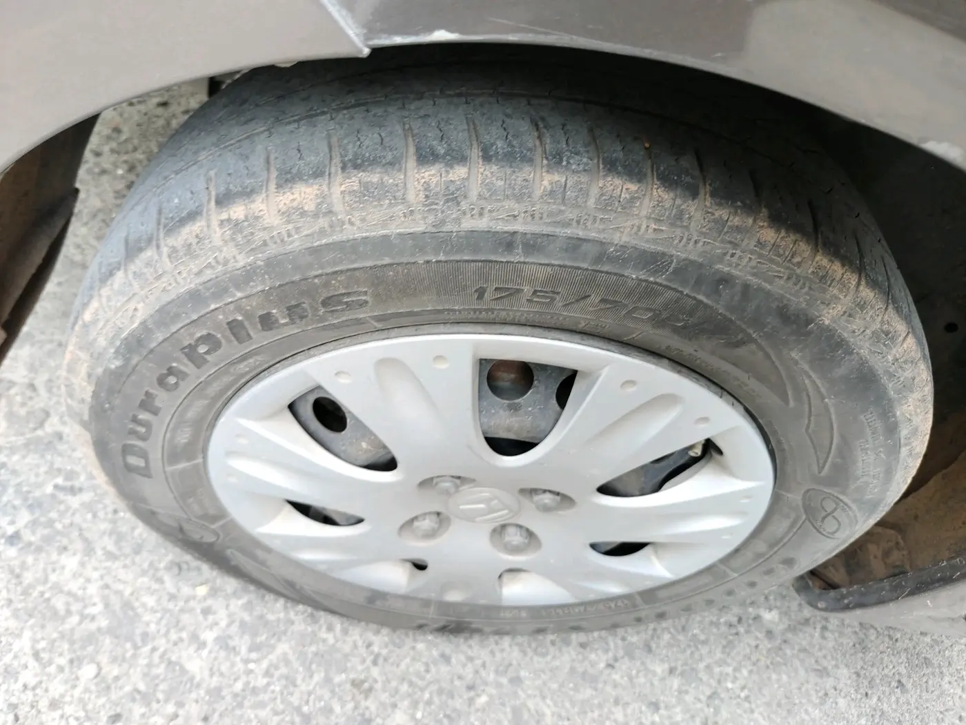 2015 Honda Amaze 1.2L I-VTEC S, Petrol, Manual, 77,719 km, tyre