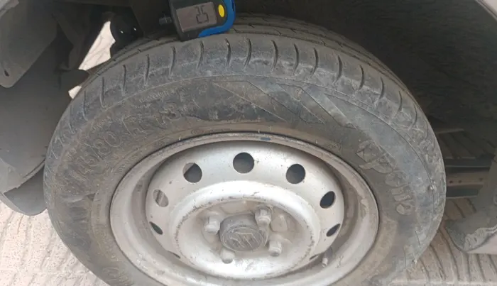 2014 Maruti Wagon R 1.0 LXI CNG, CNG, Manual, 83,882 km, tyre