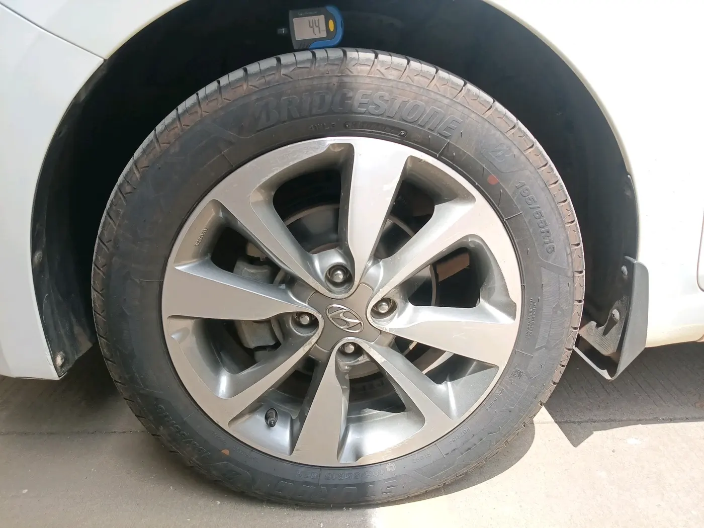 2015 Hyundai Elite i20 ASTA 1.2, Petrol, Manual, 33,500 km, tyre