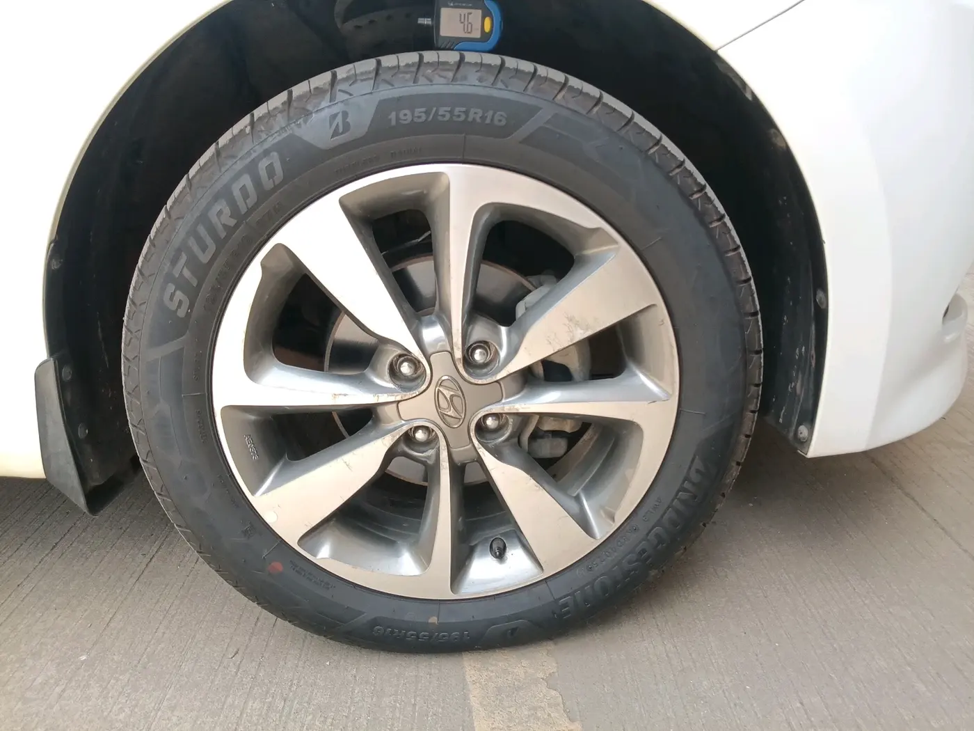 2015 Hyundai Elite i20 ASTA 1.2, Petrol, Manual, 33,500 km, tyre