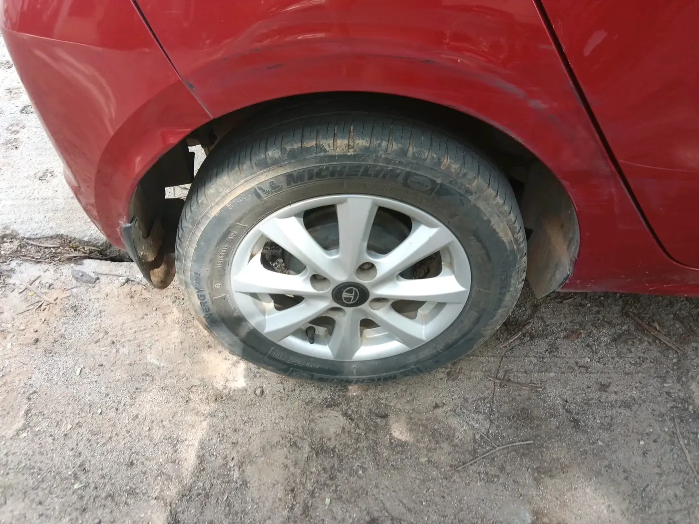 2016 Tata Tiago XZ PETROL, Petrol, Manual, 1,10,491 km, tyre