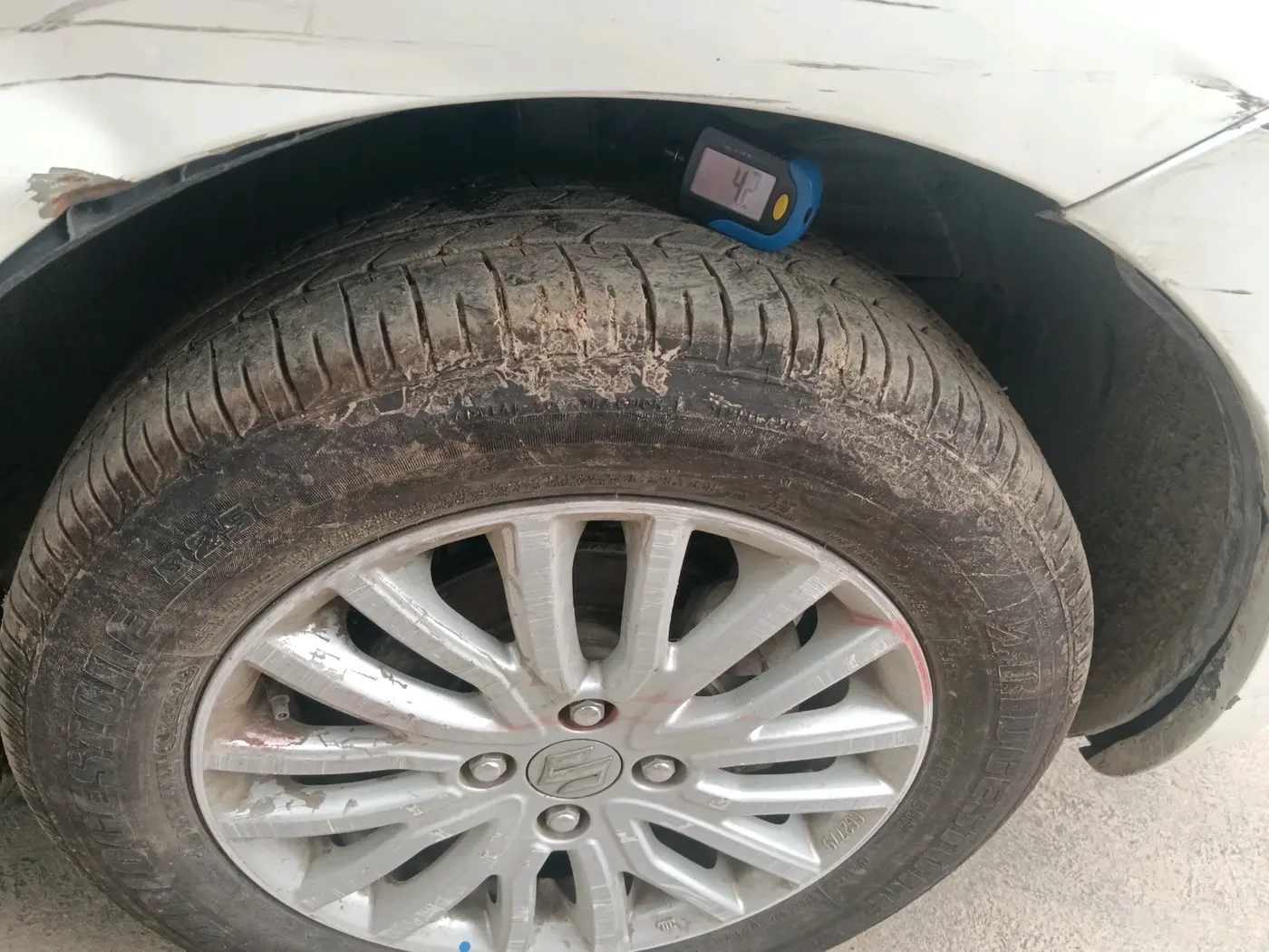2022 Maruti Dzire ZXI AMT, Petrol, Automatic, 65,055 km, tyre