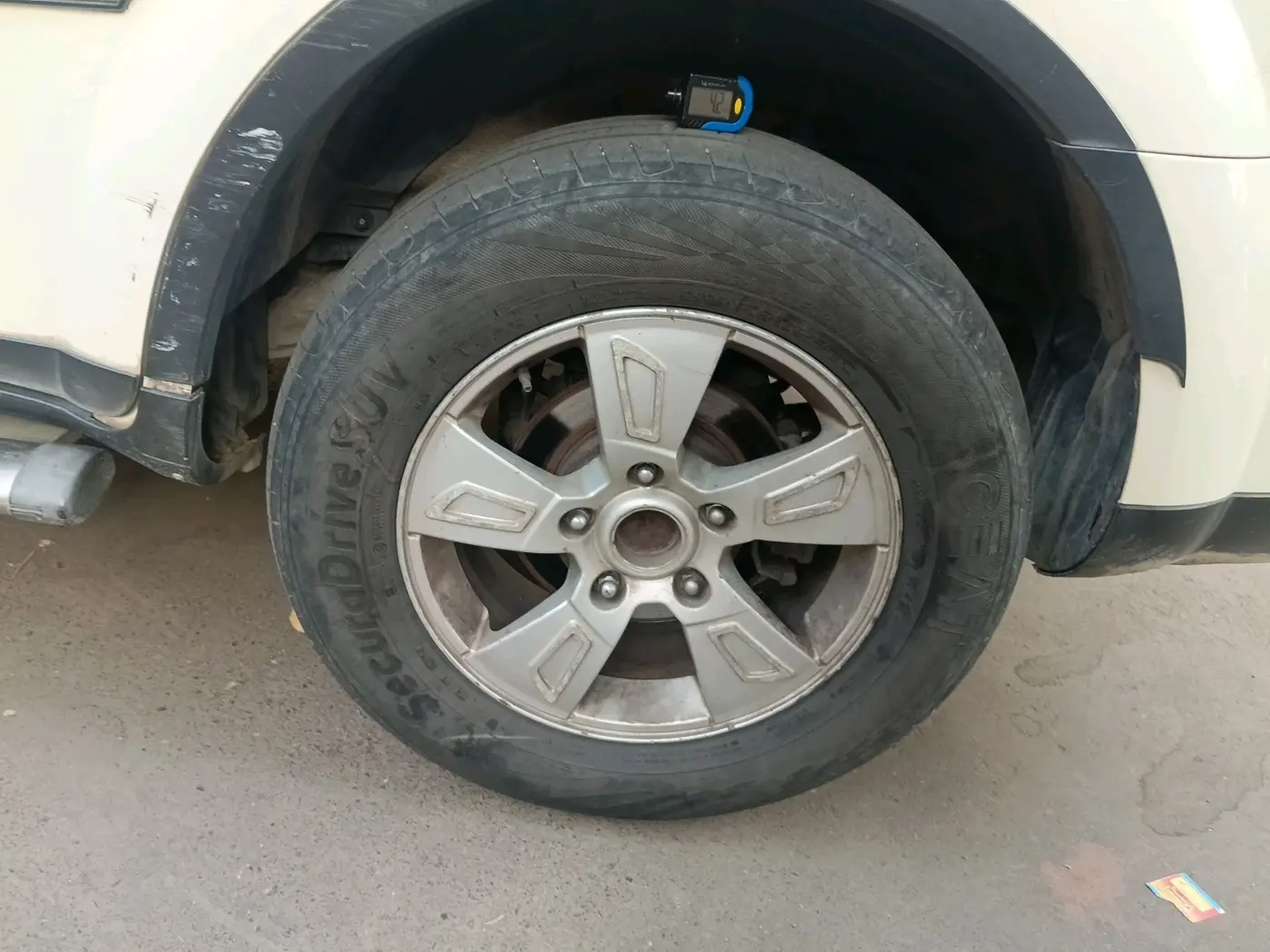 2012 Mahindra XUV500 W8, Diesel, Manual, 1,13,592 km, tyre