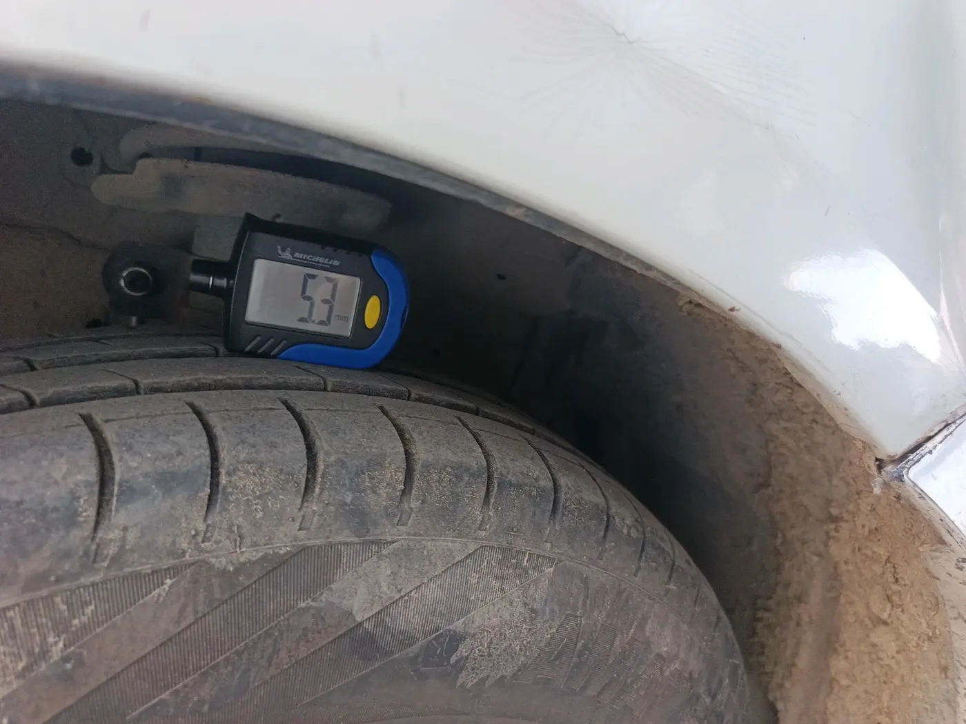 2017 Maruti Swift VXI ABS, Petrol, Manual, 1,52,805 km, tyre