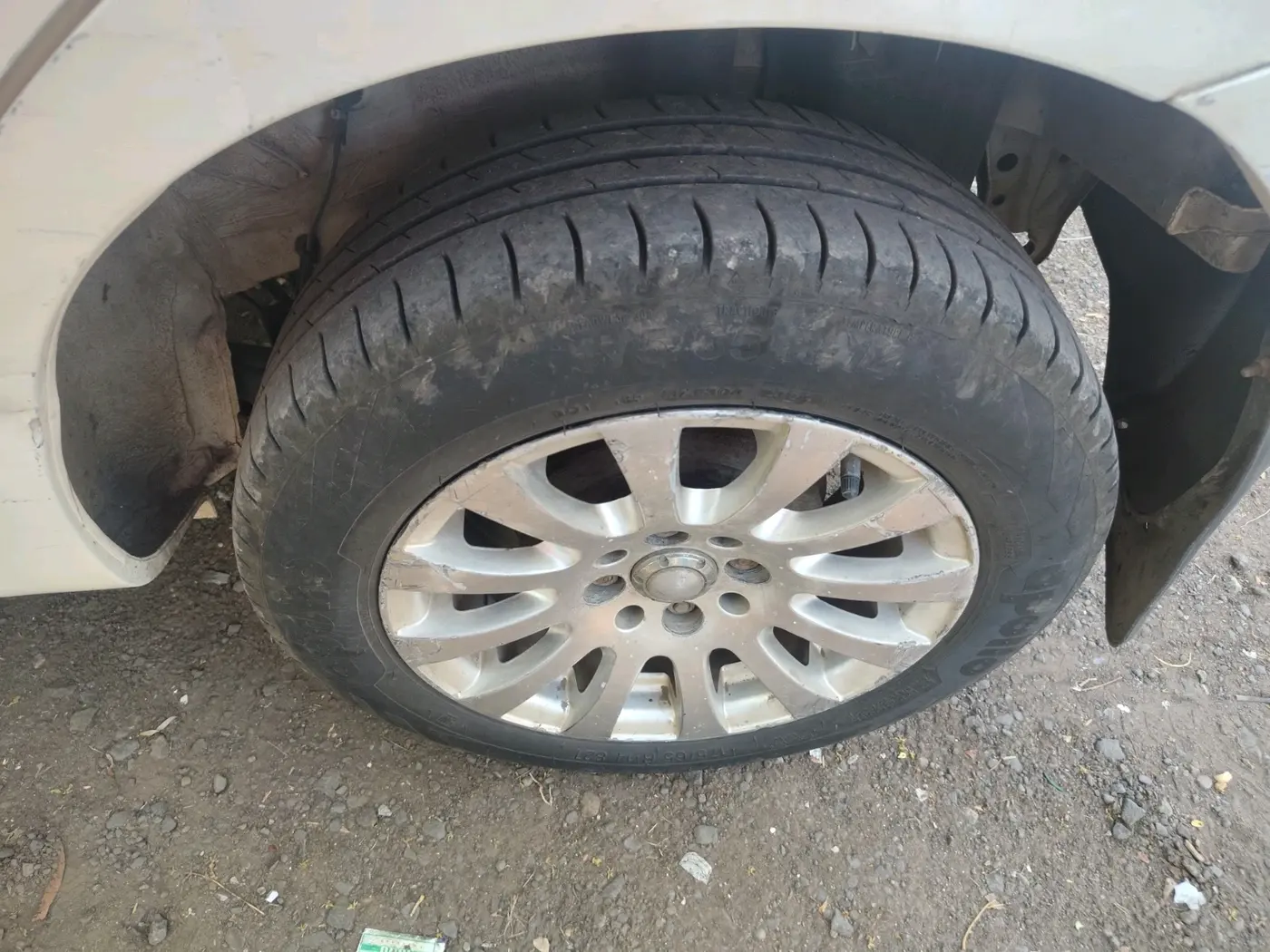 2011 Toyota Etios Liva GD, Diesel, Manual, 19,00,000 km, tyre