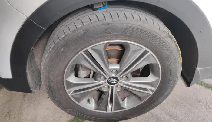 2017 Hyundai Creta SX PLUS AT 1.6 DIESEL, Diesel, Automatic, 1,00,369 km, tyre