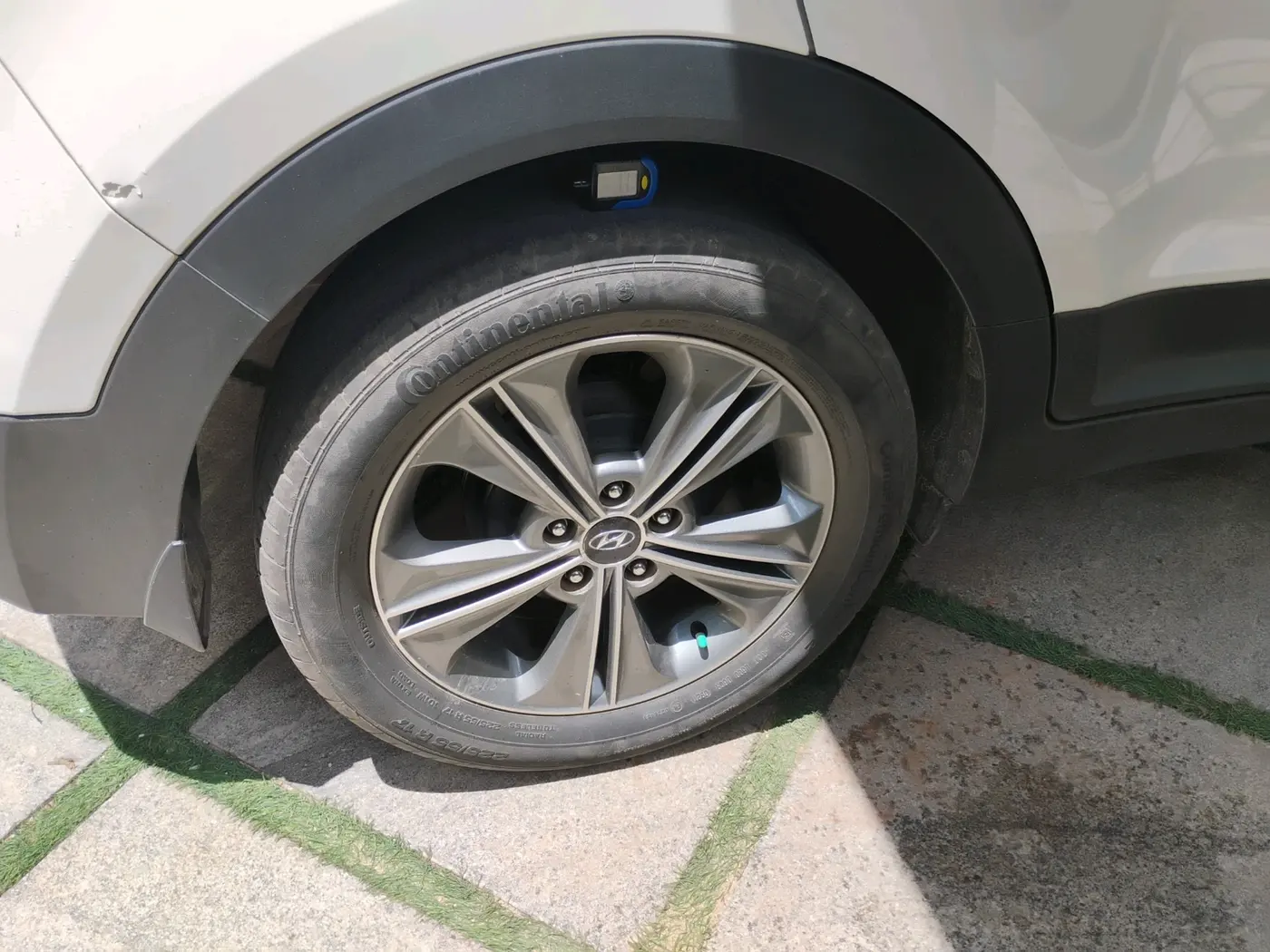2017 Hyundai Creta SX PLUS AT 1.6 DIESEL, Diesel, Automatic, 1,00,369 km, tyre