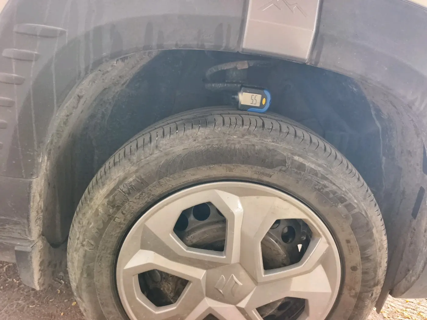 2025 Maruti BREZZA LXI S- CNG, CNG, Manual, 31,484 km, tyre