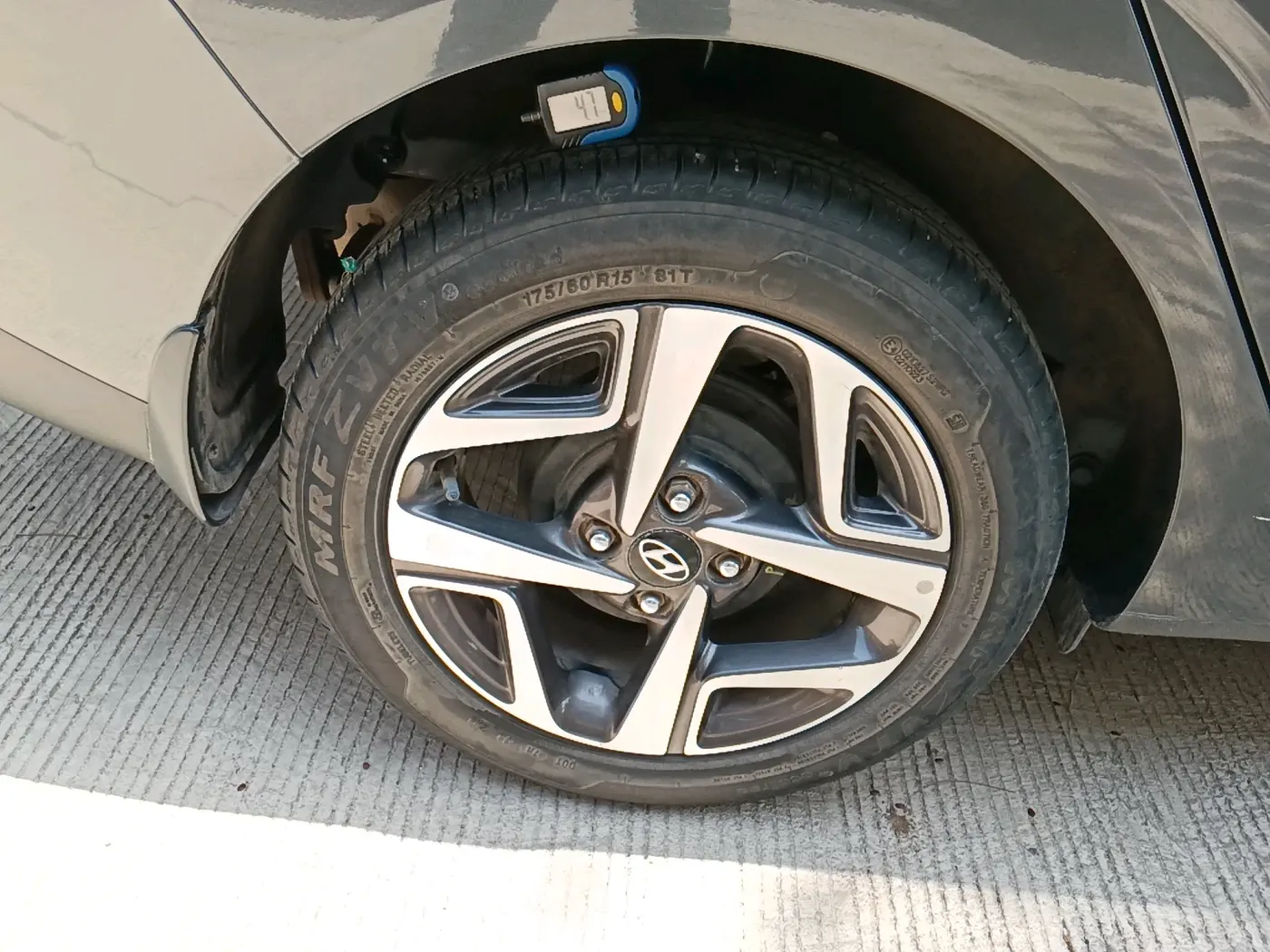 2022 Hyundai AURA SX 1.2 CNG, CNG, Manual, 16,418 km, tyre