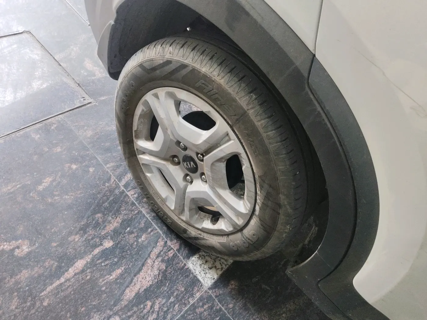 2021 KIA SONET HTX 1.0 IMT, Petrol, Manual, 18,046 km, tyre