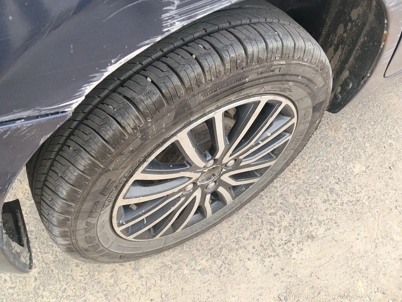 2017 Maruti Dzire ZDI PLUS AMT, Diesel, Automatic, 1,40,184 km, tyre