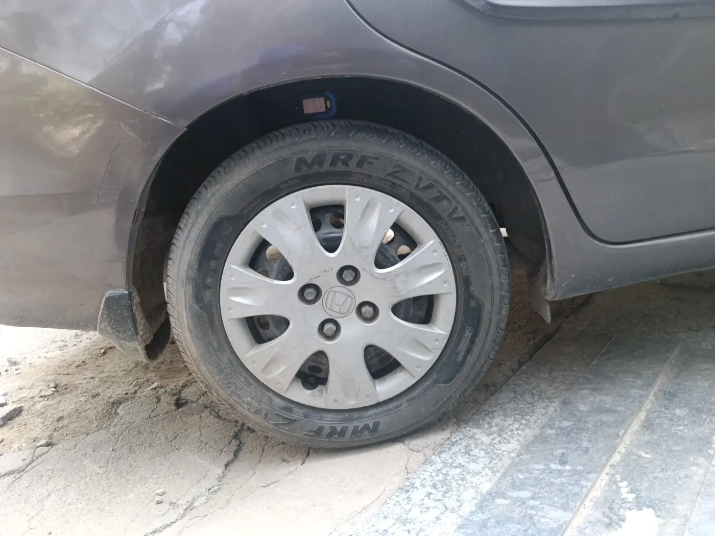 2016 Honda Amaze 1.2L I-VTEC S, CNG, Manual, 52,068 km, tyre