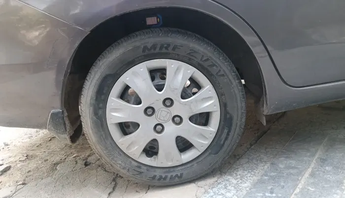 2016 Honda Amaze 1.2L I-VTEC S, CNG, Manual, 52,068 km, tyre