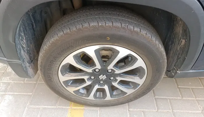 2023 Maruti Grand Vitara DELTA SMART HYBRID, Petrol, Manual, 52,960 km, tyre