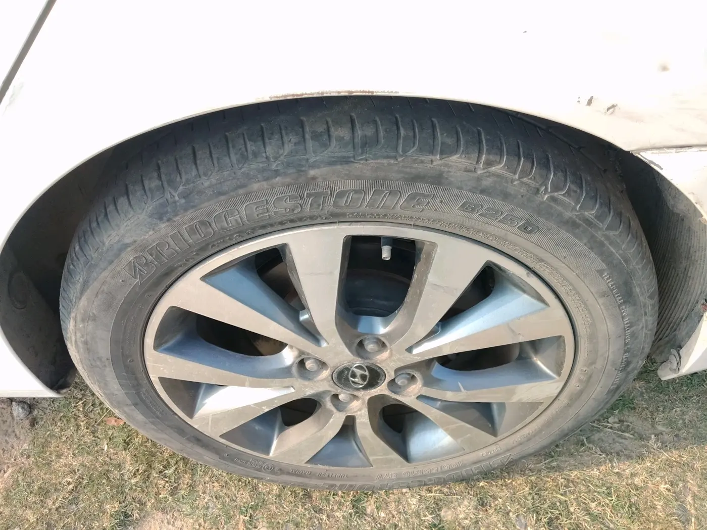 2014 Hyundai Verna FLUIDIC 1.6 CRDI SX, Diesel, Manual, 1,27,096 km, tyre