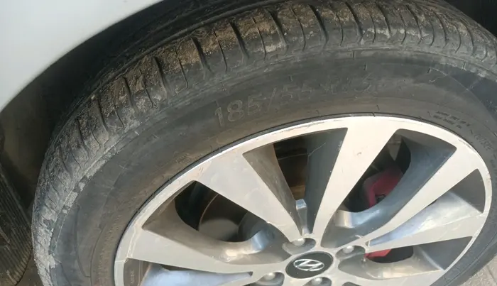 2014 Hyundai Verna FLUIDIC 1.6 CRDI SX AT, Diesel, Automatic, 1,09,466 km, tyre