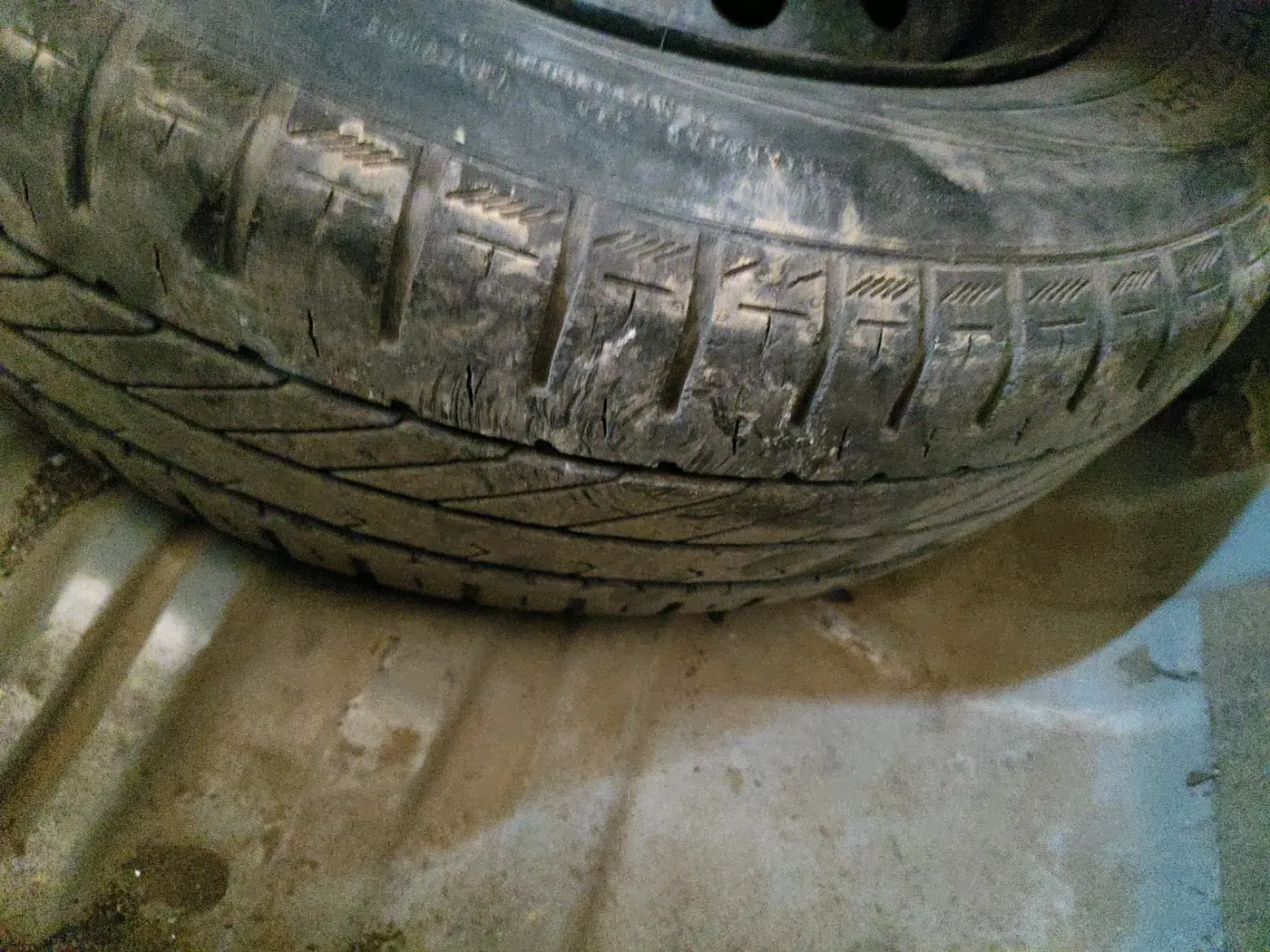 2011 Toyota Etios G SP, Petrol, Manual, 1,00,007 km, tyre