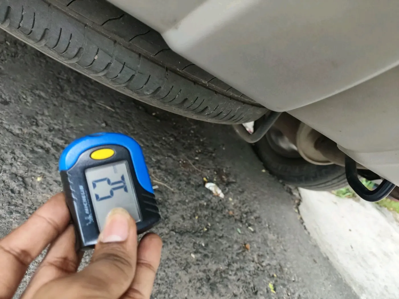 2023 Maruti XL6 ALPHA AT, Petrol, Automatic, 84,834 km, tyre