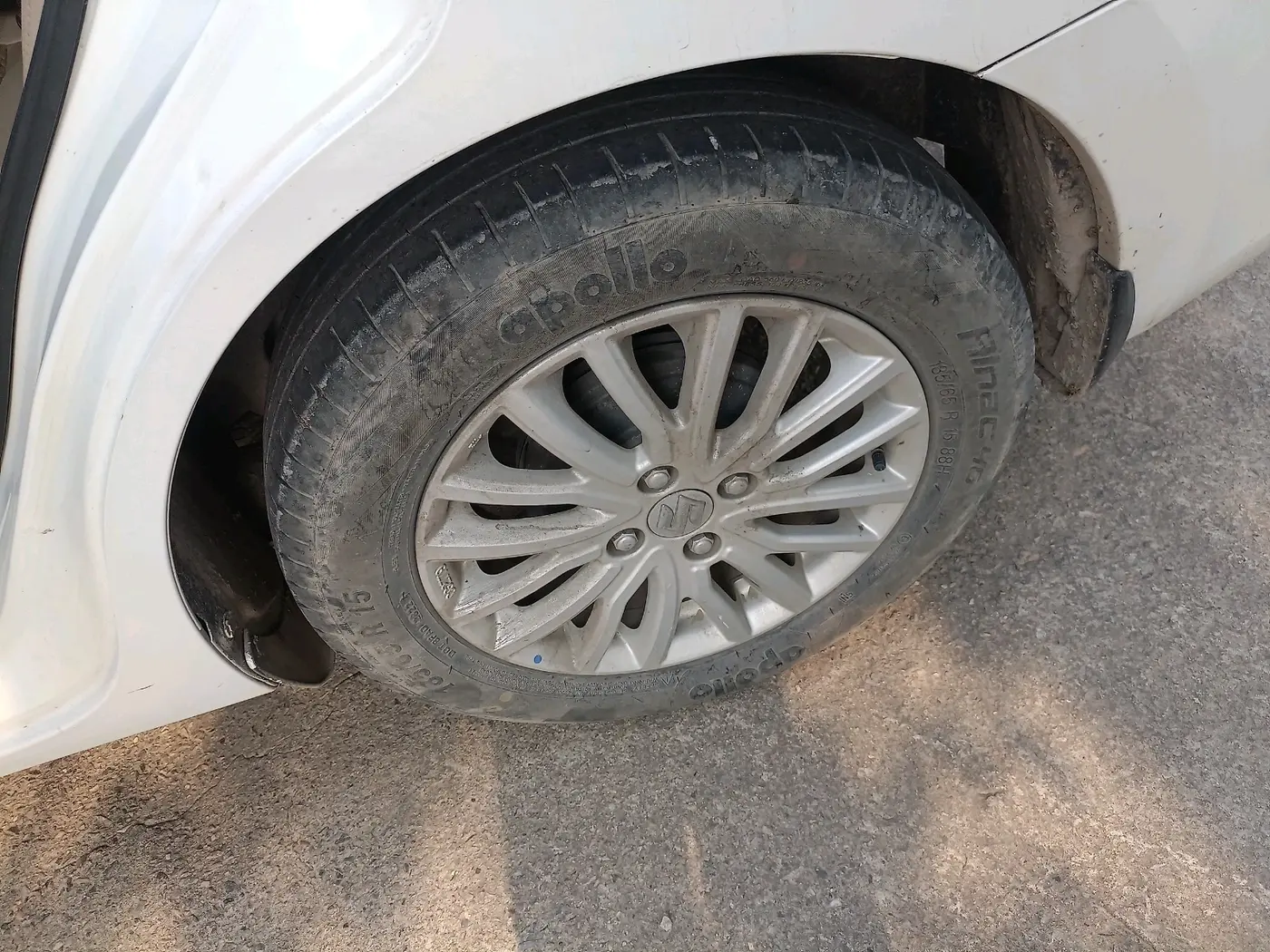 2022 Maruti Dzire ZXI, Petrol, Manual, 57,502 km, tyre