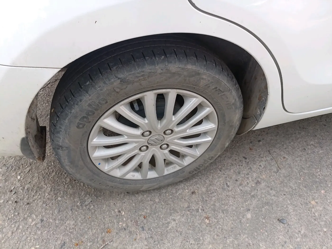 2022 Maruti Dzire ZXI, Petrol, Manual, 57,502 km, tyre