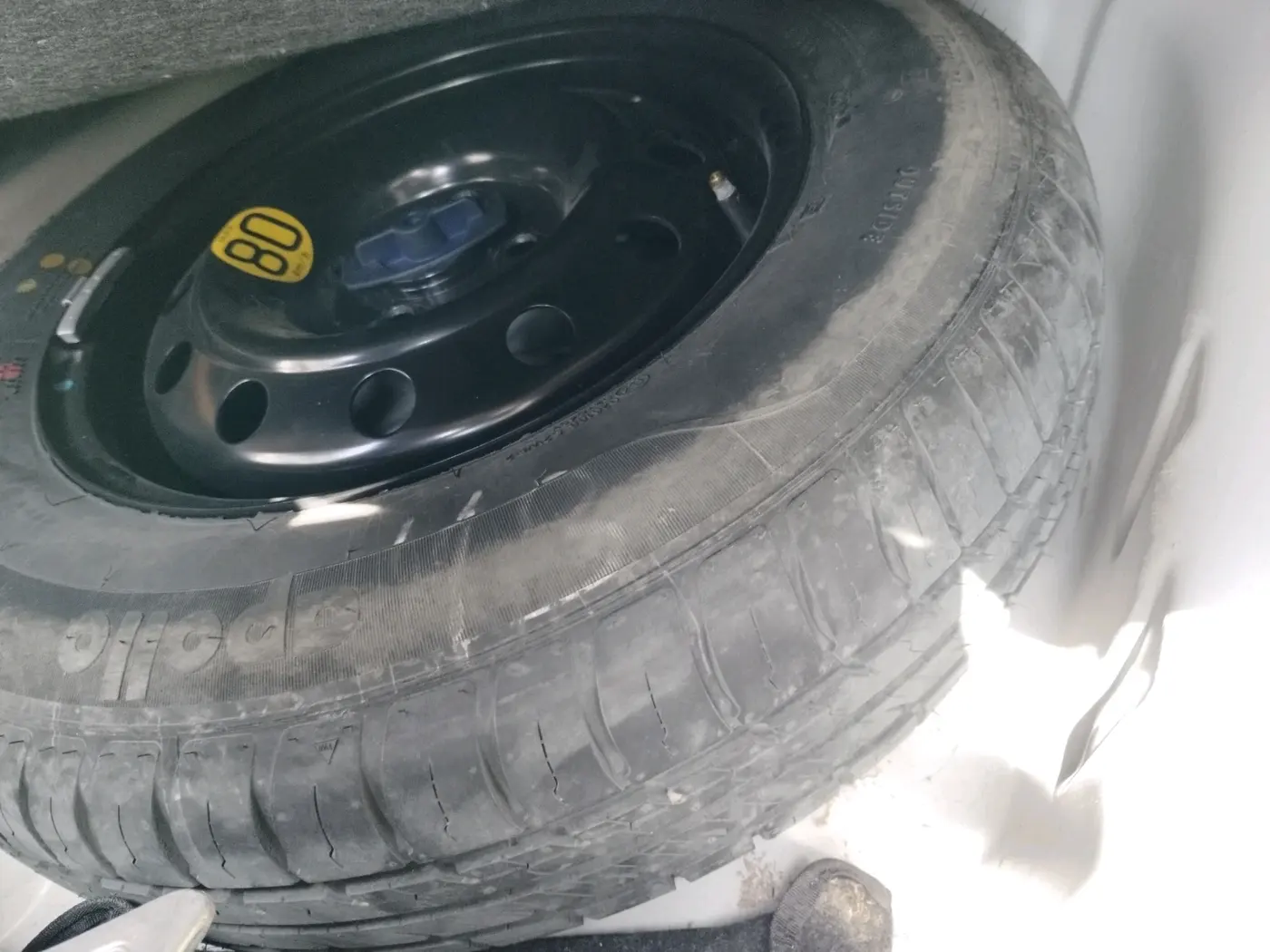 2024 Maruti Dzire ZXI, Petrol, Manual, 26,282 km, tyre