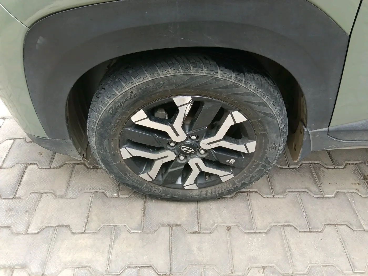 2023 Hyundai EXTER SX(O) CONNECT 1.2 AMT, Petrol, Automatic, 28,804 km, tyre