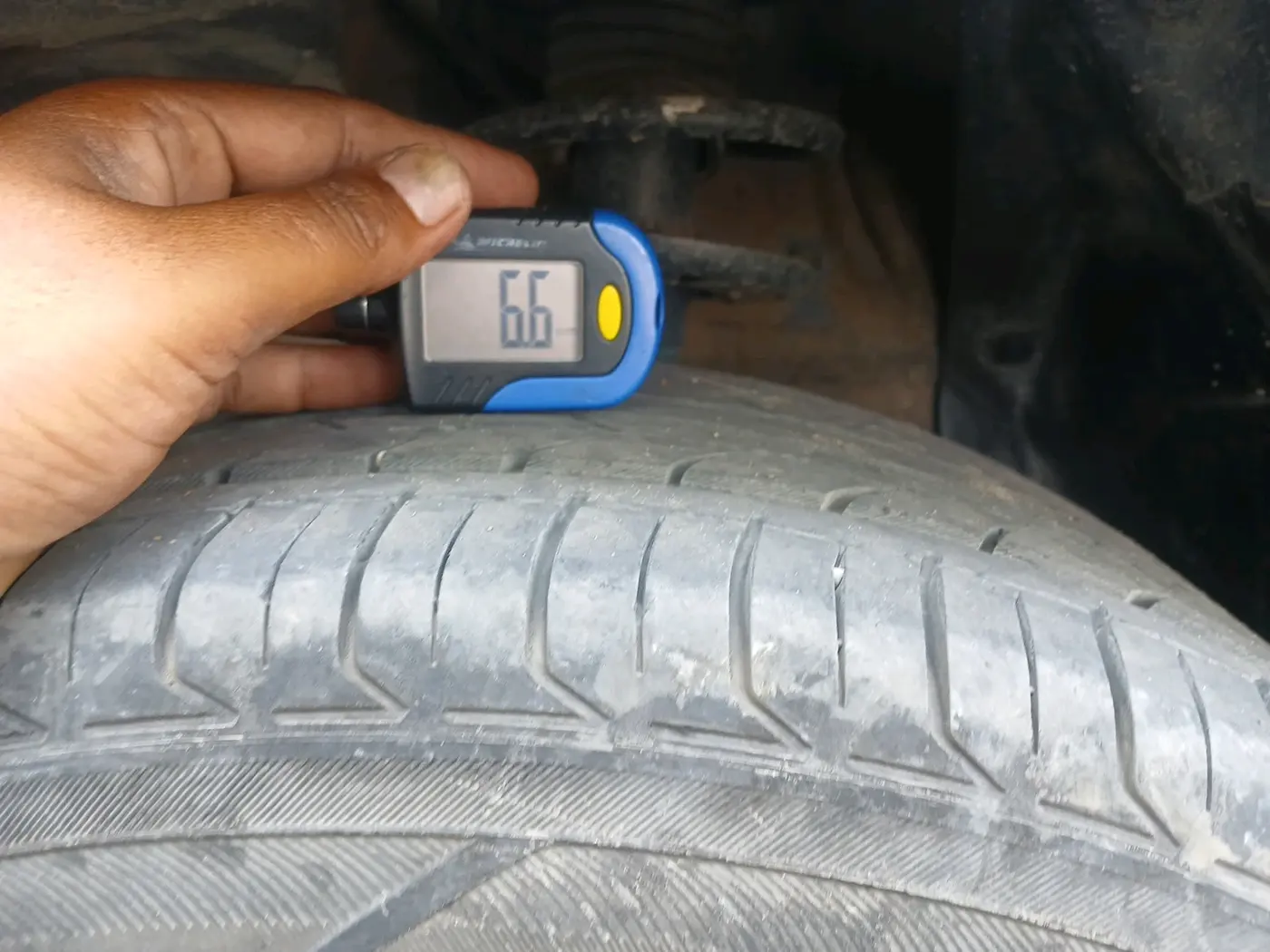 2023 Maruti BREZZA LXI S- CNG, CNG, Manual, 19,319 km, tyre