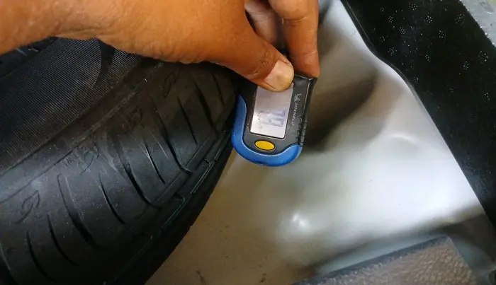 2023 Maruti BREZZA LXI S- CNG, CNG, Manual, 19,319 km, tyre