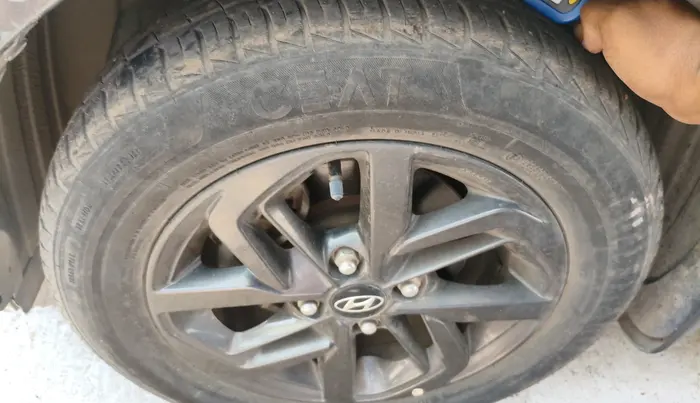 2019 Hyundai GRAND I10 NIOS SPORTZ AMT 1.2 KAPPA VTVT, Petrol, Automatic, 25,693 km, tyre