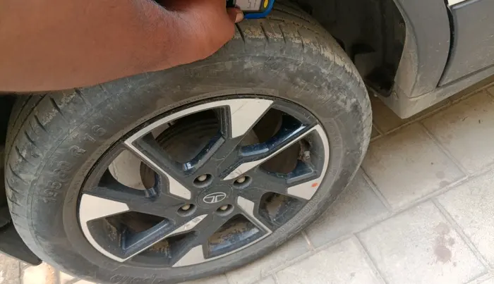 2024 Tata PUNCH ACCOMPLISHED DAZZLE PACK MT, Petrol, Manual, 48,851 km, tyre