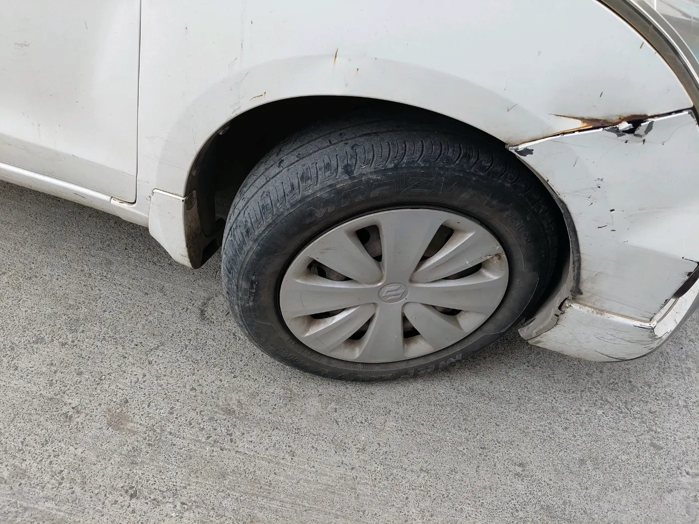 2018 Maruti Ertiga VXI CNG, CNG, Manual, 83,737 km, tyre