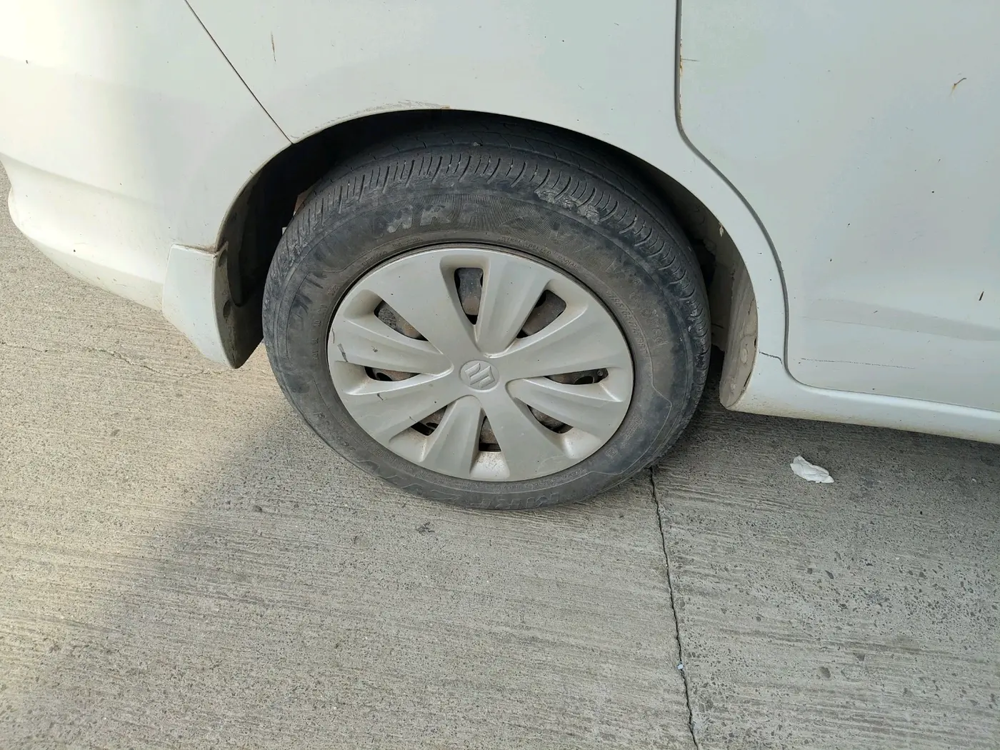 2018 Maruti Ertiga VXI CNG, CNG, Manual, 83,737 km, tyre