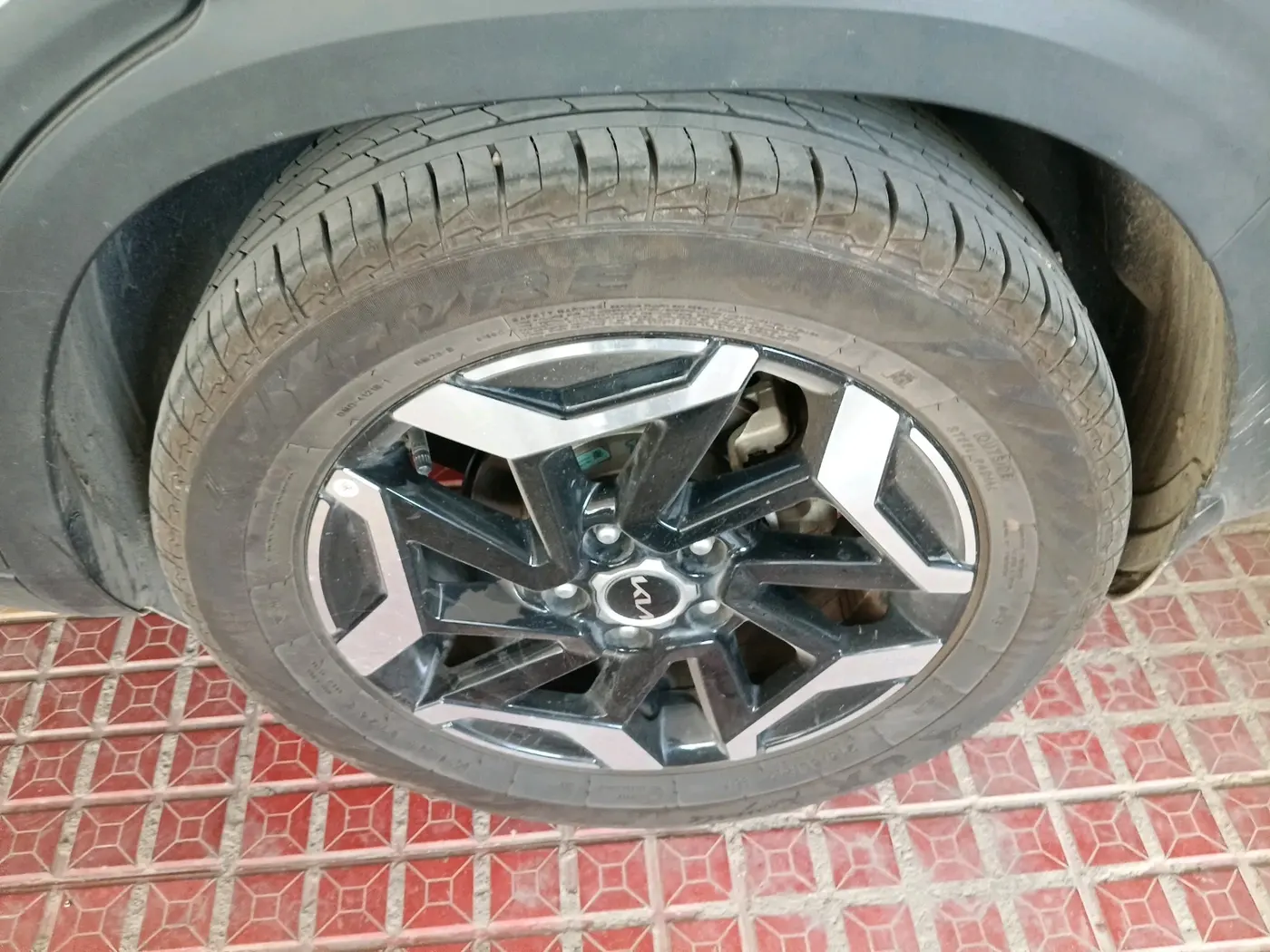 2024 KIA SELTOS HTX IVT, Petrol, Automatic, 12,208 km, tyre