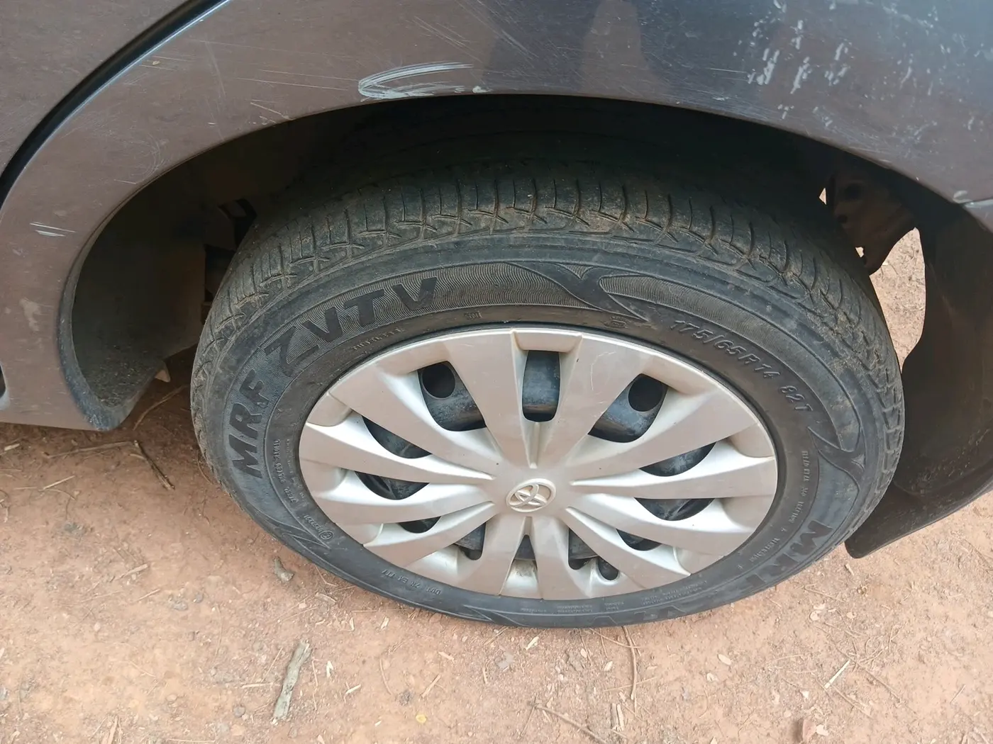 2016 Toyota Etios Liva G, Petrol, Manual, 89,270 km, tyre