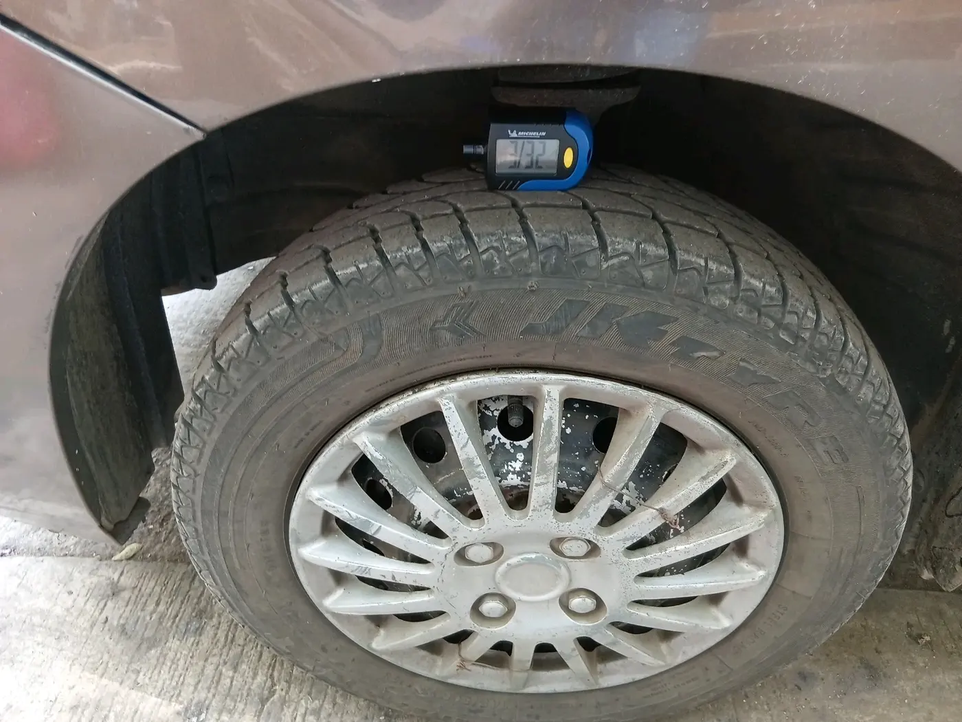 2015 Maruti Wagon R 1.0 LXI CNG, CNG, Manual, 91,163 km, tyre