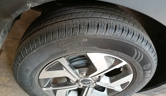 2023 KIA SONET HTX 1.5 AT, Diesel, Automatic, 19,817 km, tyre