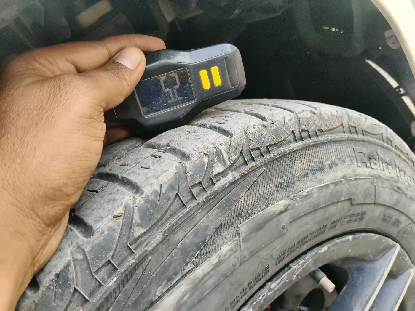 2018 Mahindra MARAZZO M2 8 STR, Diesel, Manual, 1,02,000 km, tyre