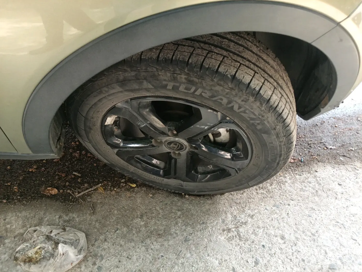 2023 Tata NEXON XZA PLUS LUX SUNROOF KAZIRANGA PETROL, Petrol, Automatic, 78,126 km, tyre