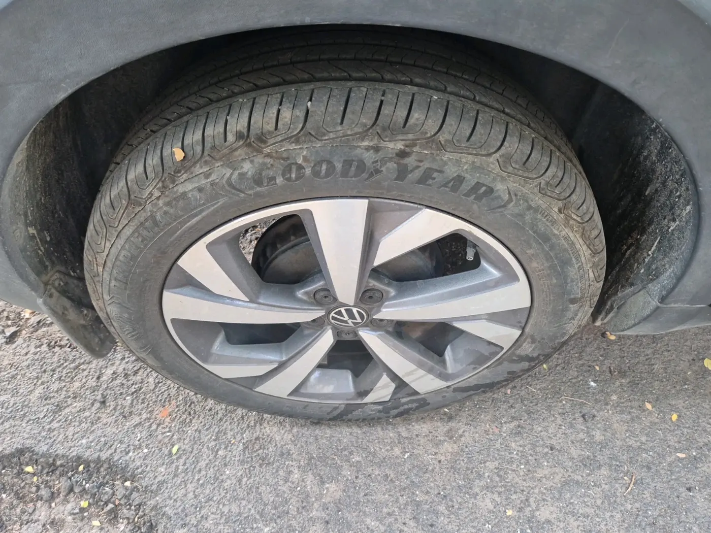 2021 Volkswagen TAIGUN TOPLINE 1.0 TSI AT, Petrol, Automatic, 24,625 km, tyre