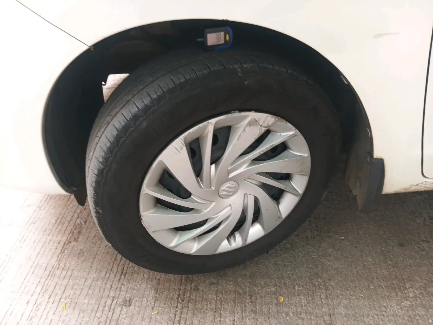 2022 Maruti Ertiga VXI SHVS, CNG, Manual, 38,856 km, tyre