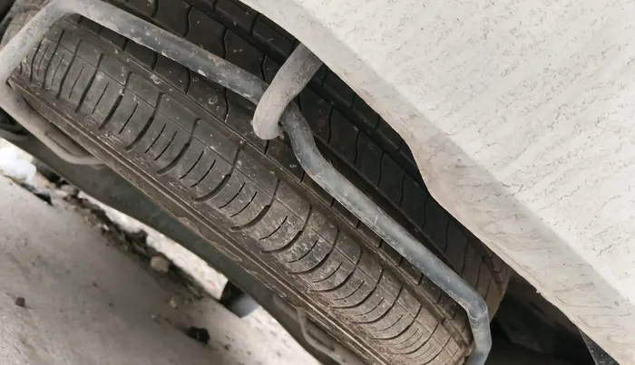 2021 Maruti Ertiga VXI CNG, CNG, Manual, 1,93,404 km, tyre