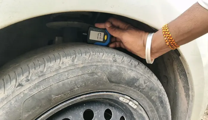 2021 Maruti Ertiga VXI CNG, CNG, Manual, 1,93,404 km, tyre